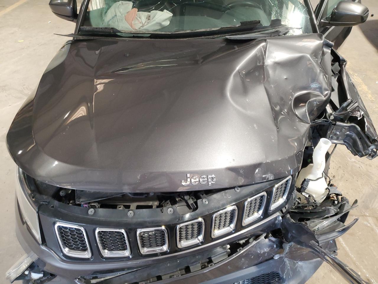 2018 Jeep Compass Latitude VIN: 3C4NJDBB9JT435712 Lot: 63751554