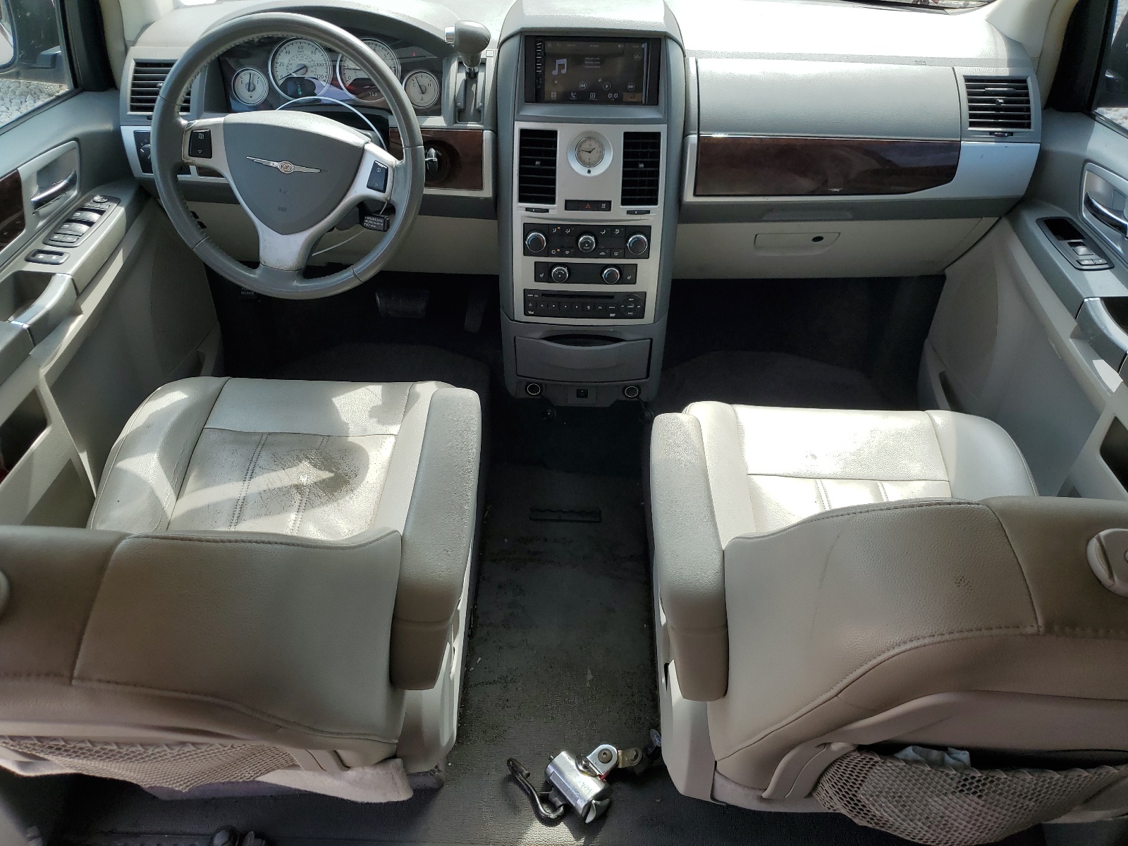 2A4RR5D13AR217492 2010 Chrysler Town & Country Touring