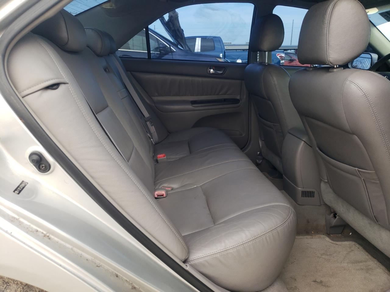 2005 Toyota Camry Le VIN: 4T1BE32K75U984799 Lot: 64628004