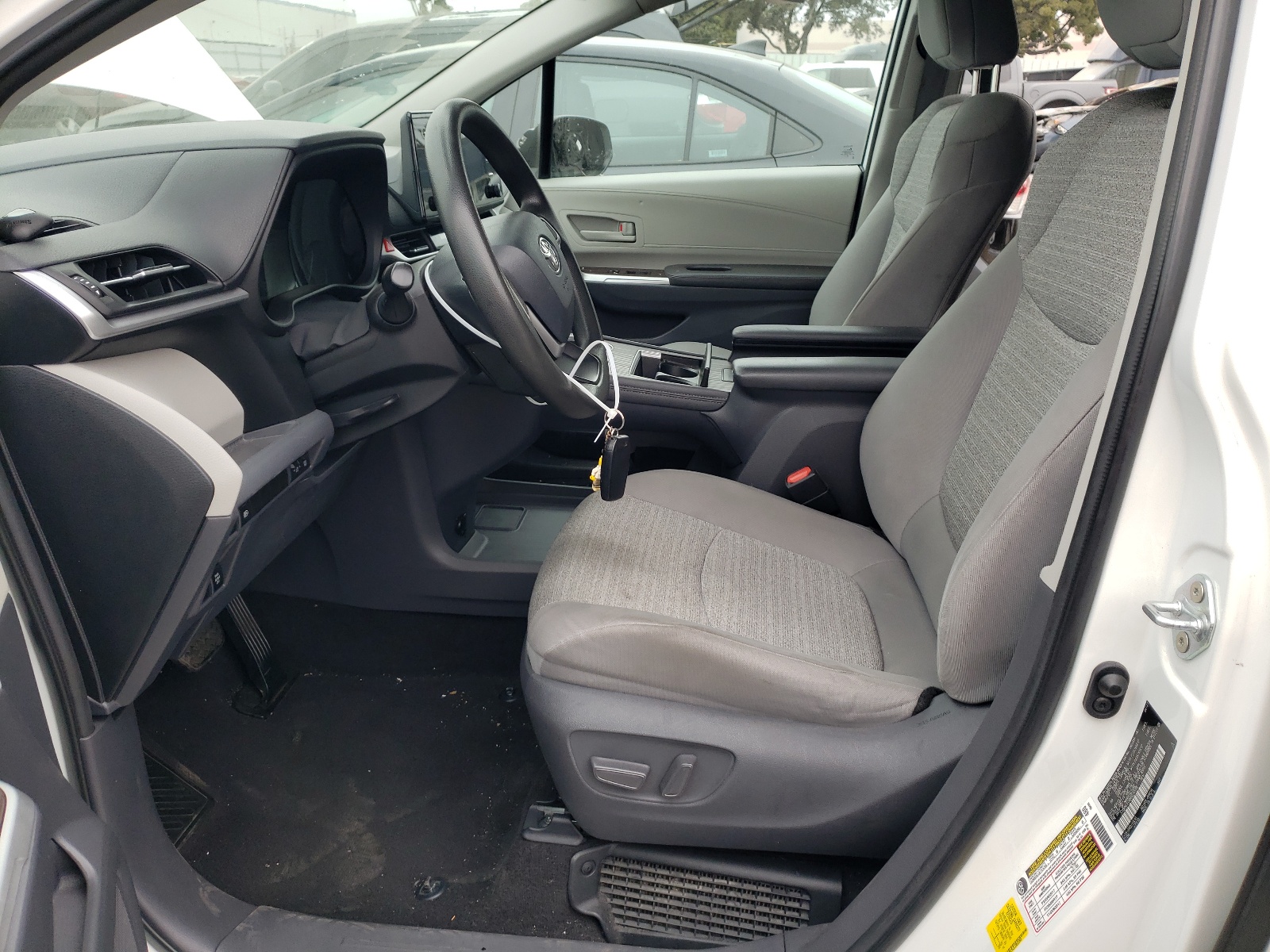 5TDKRKEC6MS038509 2021 Toyota Sienna Le