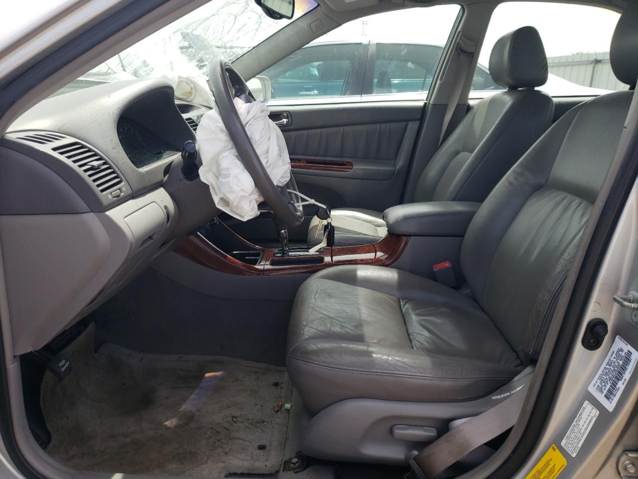 2003 Toyota Camry Le VIN: 4T1BF30K23U559939 Lot: 60912044