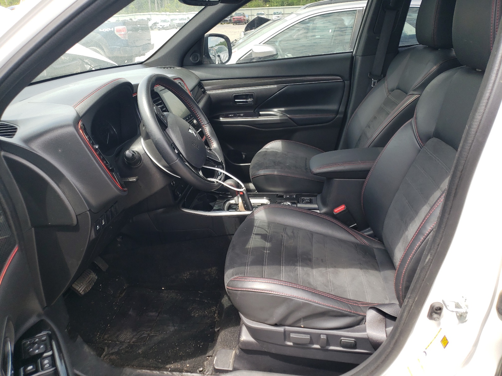 JA4AZ3A36LZ004830 2020 Mitsubishi Outlander Se