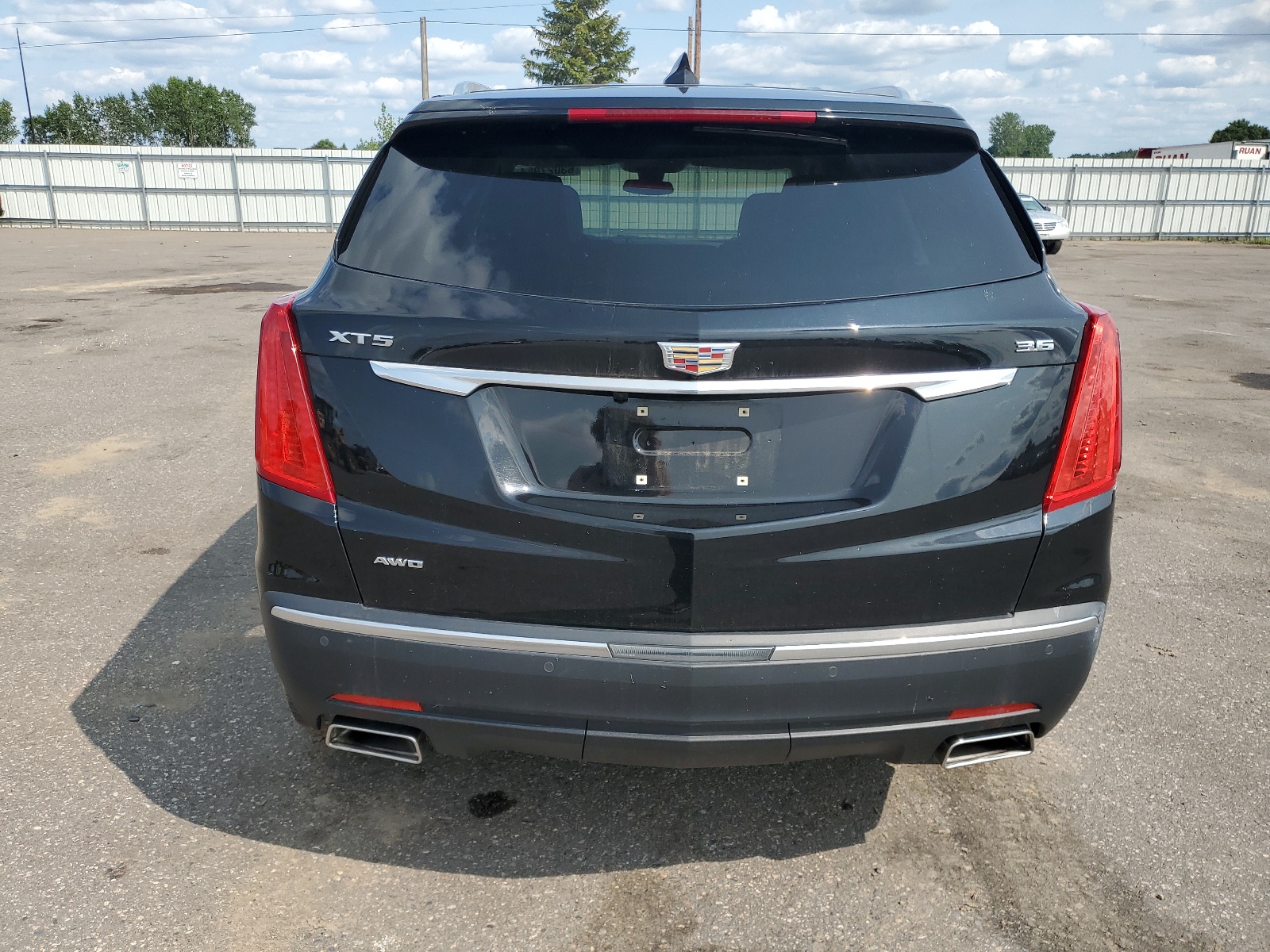 1GYKNFRSXJZ109901 2018 Cadillac Xt5 Premium Luxury