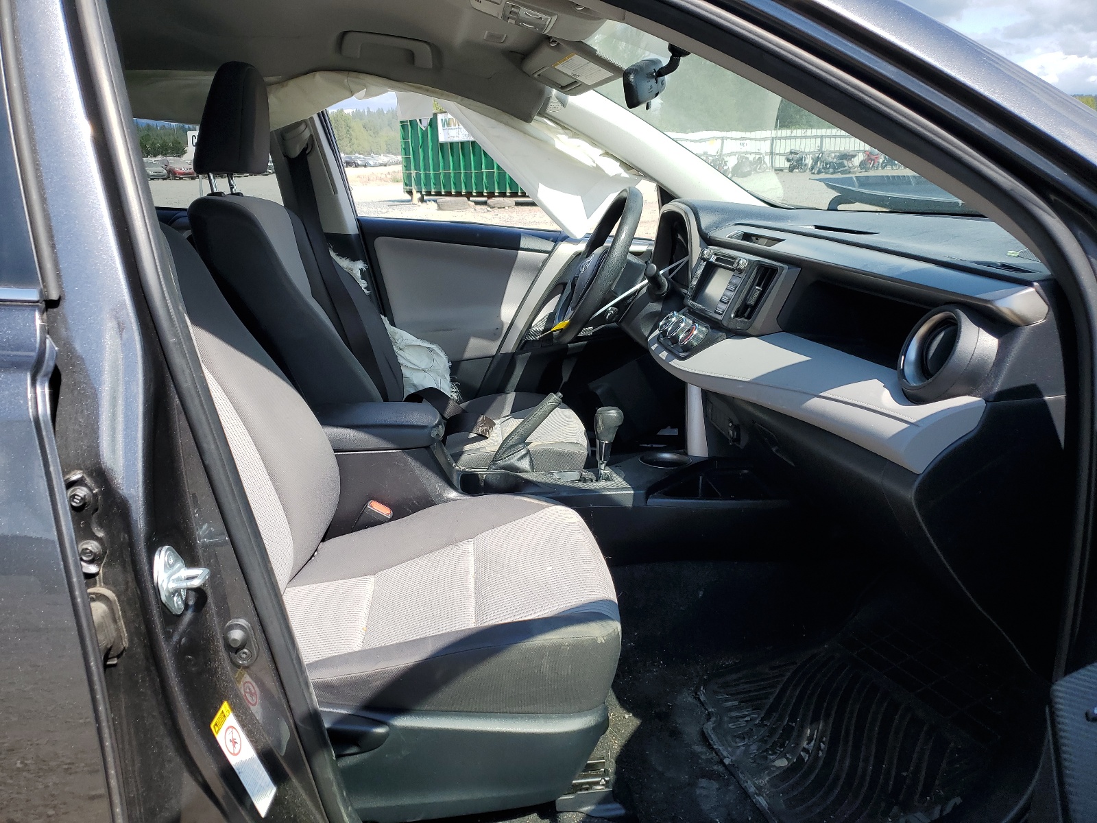 JTMBFREV0FD113920 2015 Toyota Rav4 Le