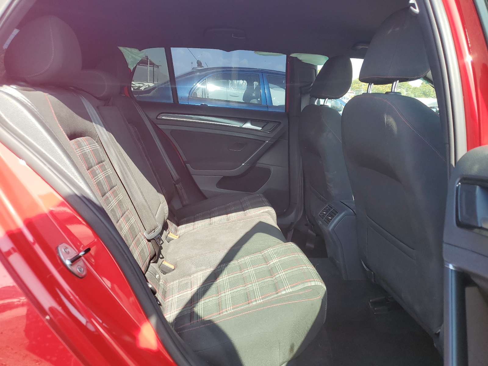 3VW4T7AU5GM027573 2016 Volkswagen Gti S/Se