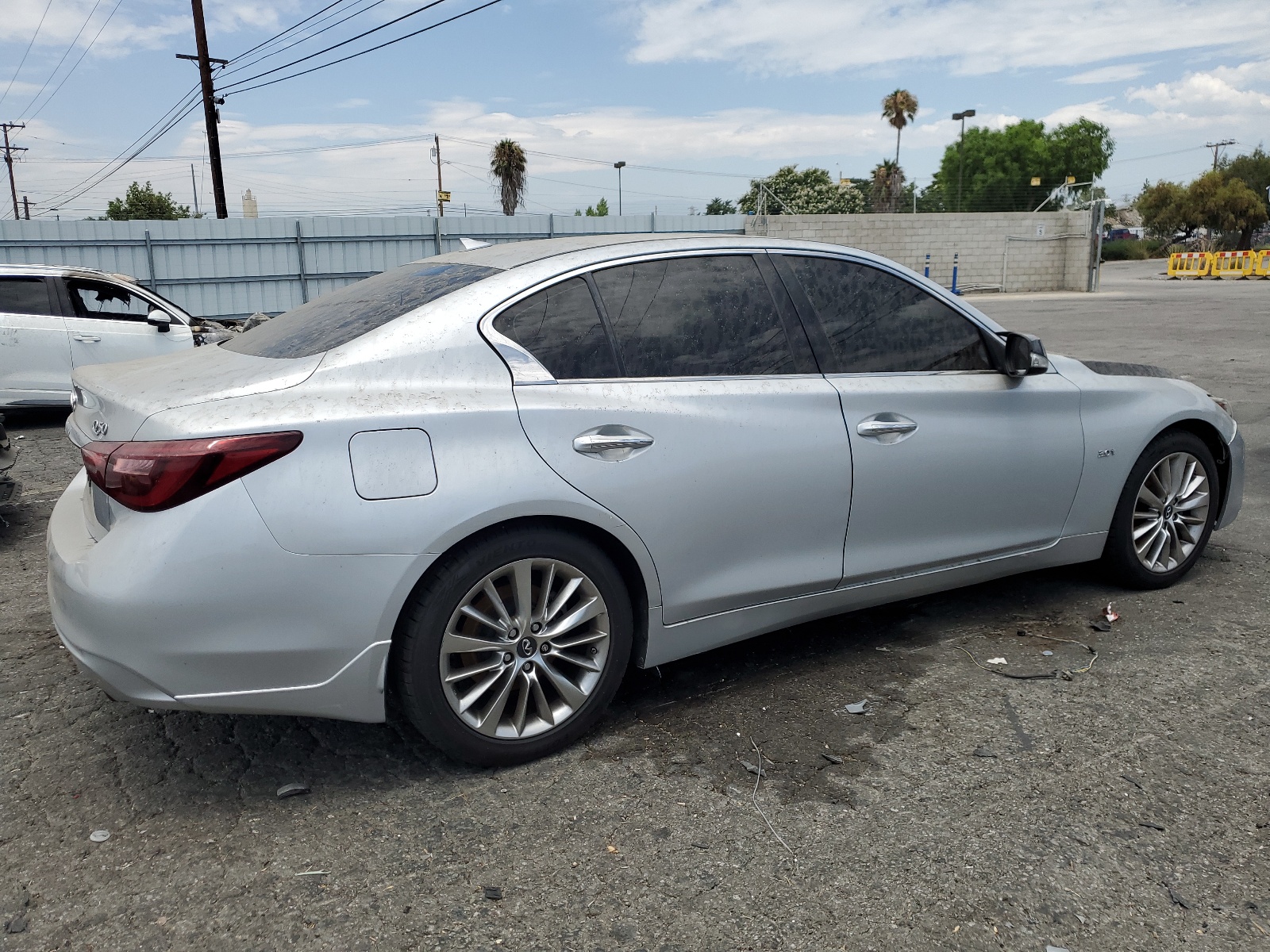 2018 Infiniti Q50 Luxe vin: JN1EV7AP4JM352345