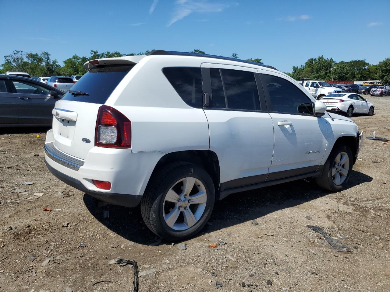 2015 Jeep Compass Latitude VIN: 1C4NJDEBXFD395729 Lot: 61565714