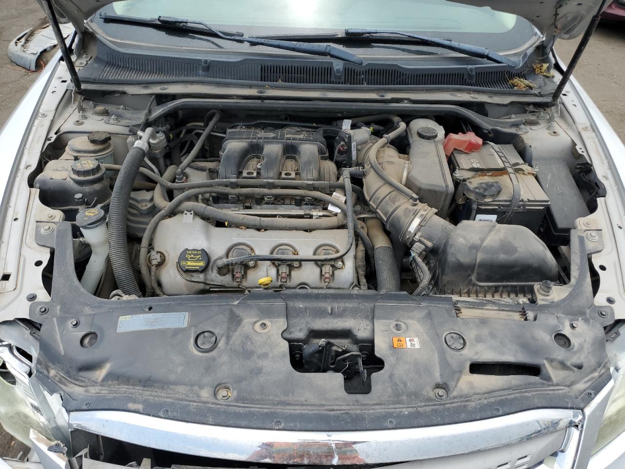 2011 Ford Taurus - Image 11