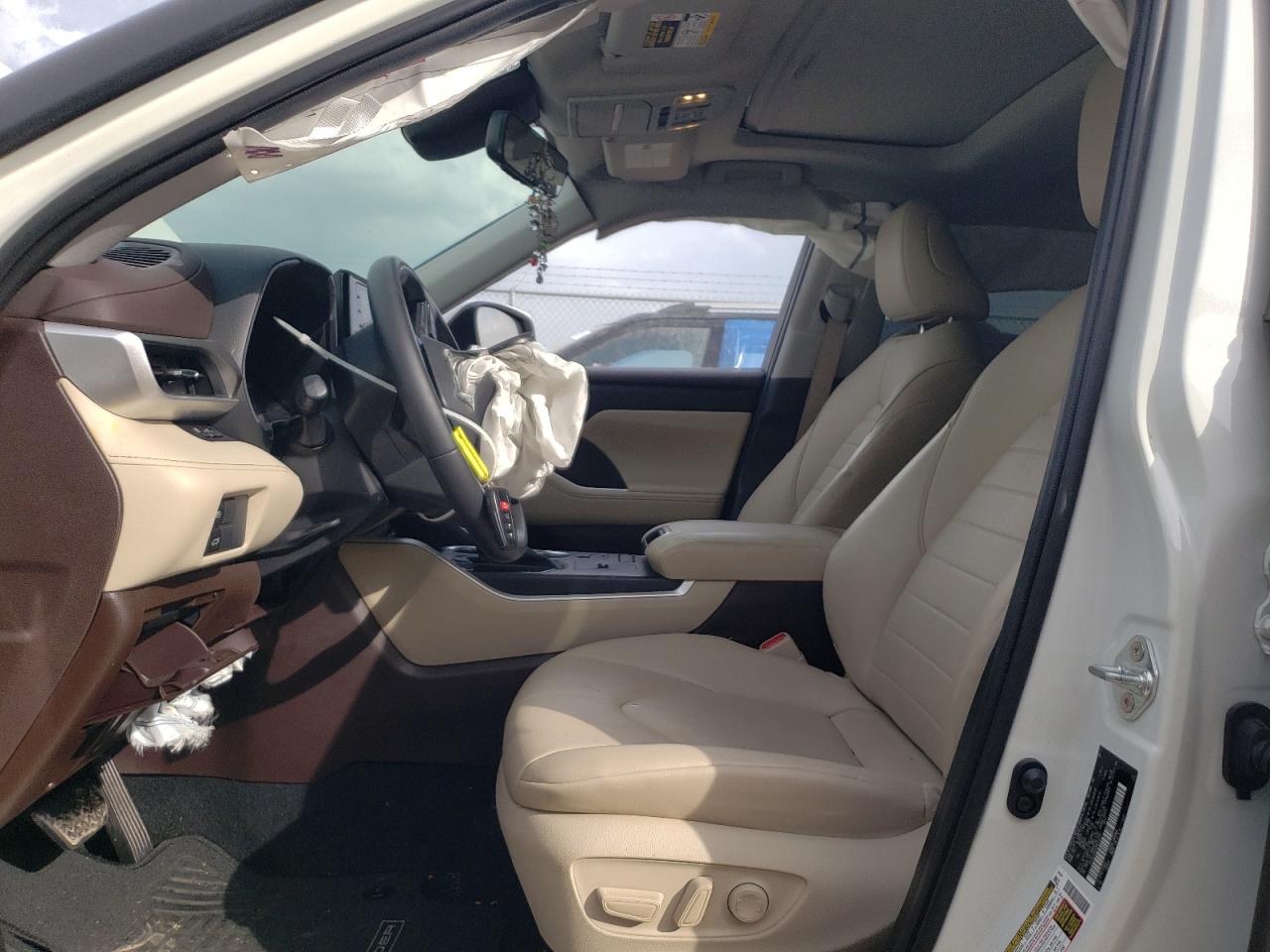 2021 Toyota Highlander Xle VIN: 5TDGZRAH4MS532061 Lot: 61127314