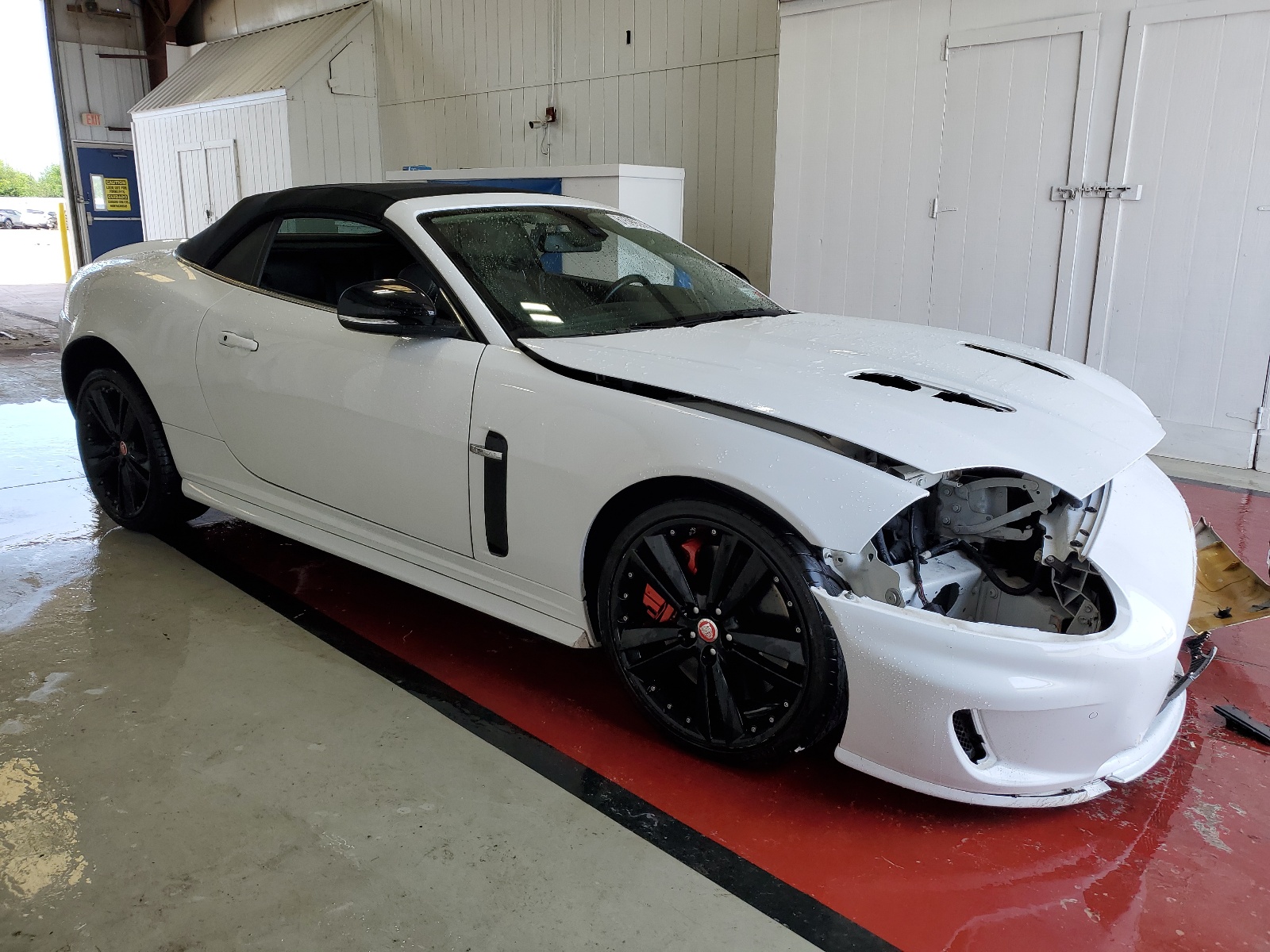 SAJWA4EC1BMB42732 2011 Jaguar Xkr