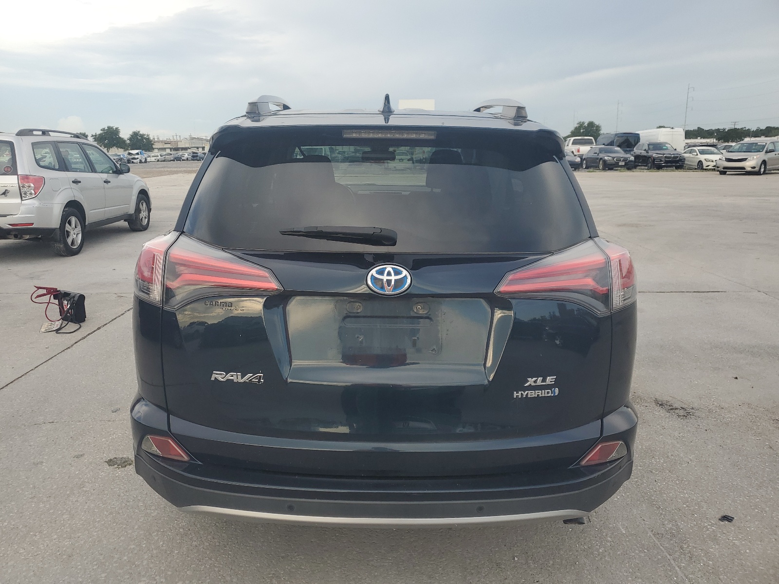 JTMRJREV9HD114547 2017 Toyota Rav4 Hv Le