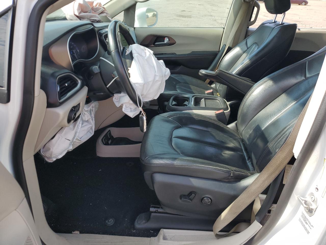 2017 Chrysler Pacifica Touring L VIN: 2C4RC1BG2HR759409 Lot: 63135874