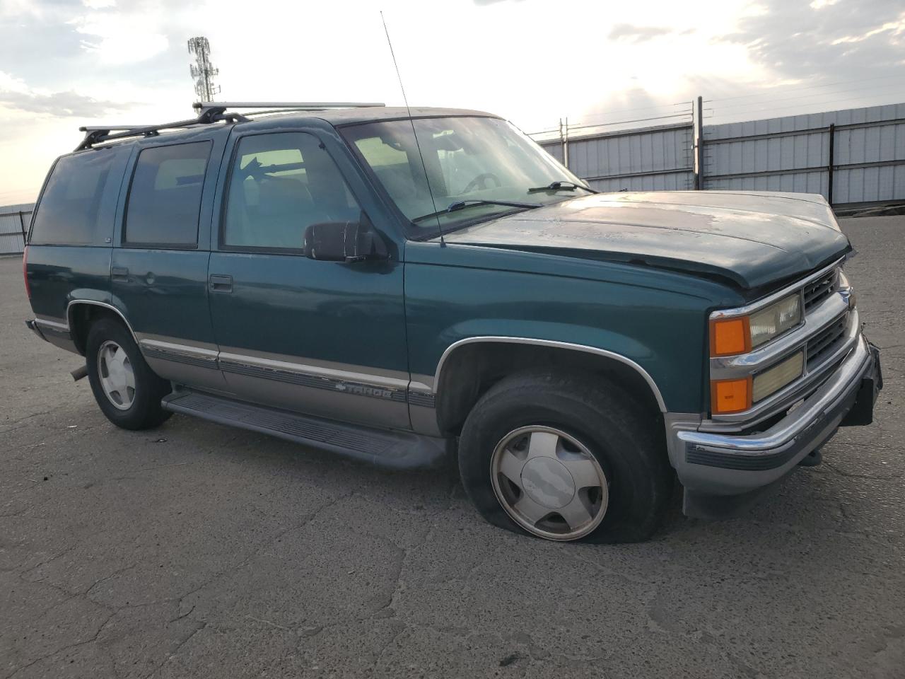 1998 Chevrolet Tahoe - Image 4