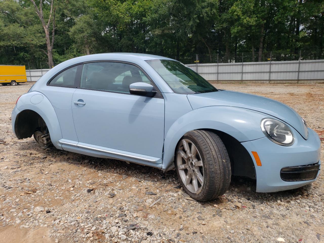 2012 Volkswagen Beetle - Image 4