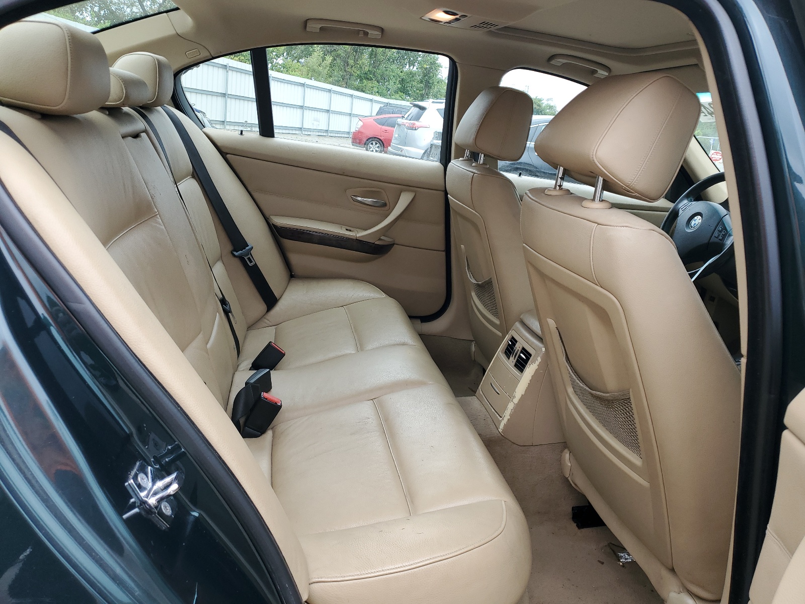 WBAVC93537KX61027 2007 BMW 328 Xi