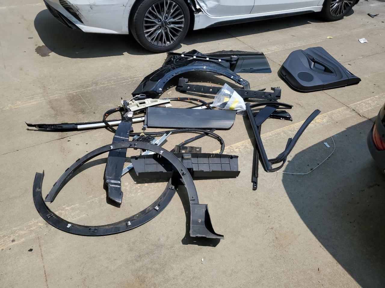 2014 Ford Escape Titanium VIN: 1FMCU0J99EUC16469 Lot: 62872074