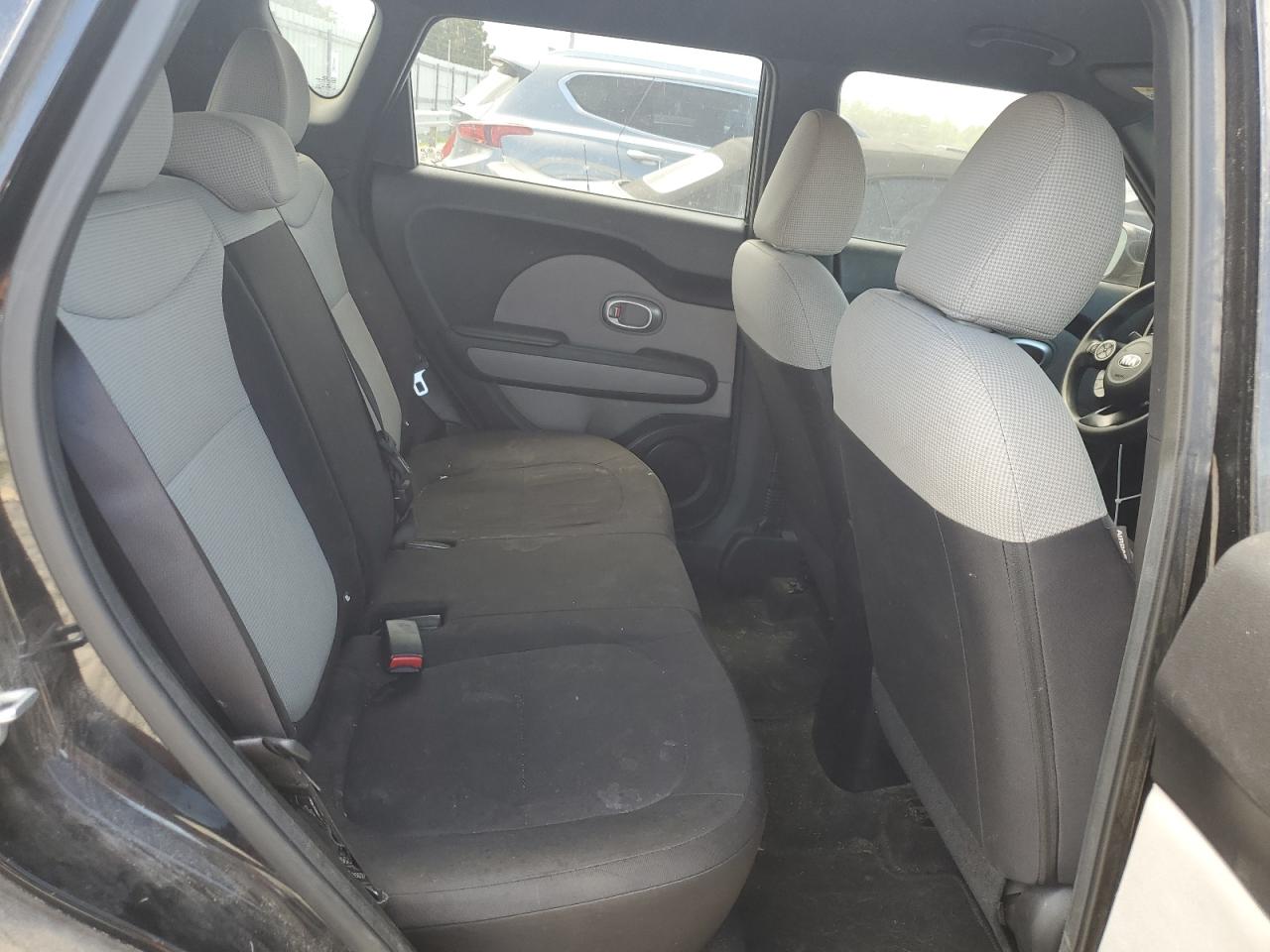 KNDJN2A2XF7135214 2015 Kia Soul