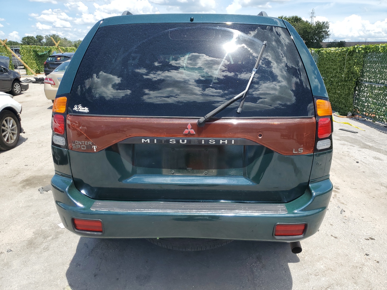 JA4LS21H71P013483 2001 Mitsubishi Montero Sport Es