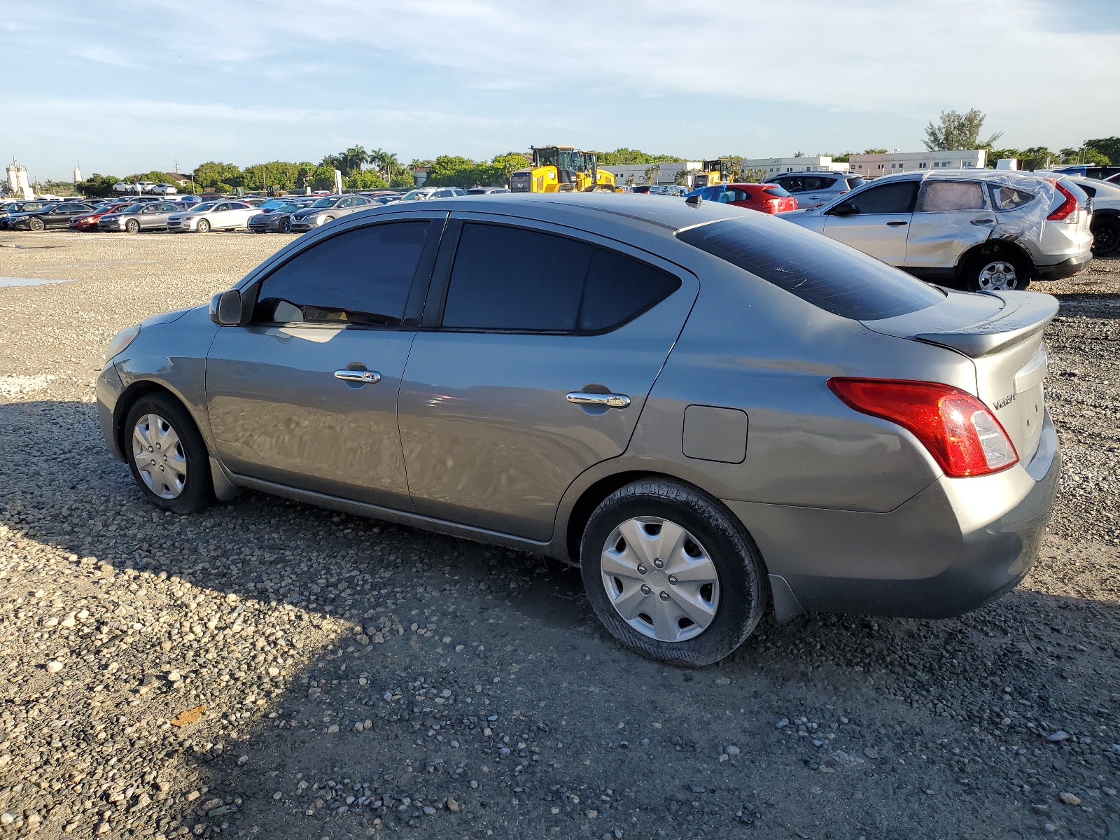 2013 Nissan Versa S vin: 3N1CN7AP3DL877600