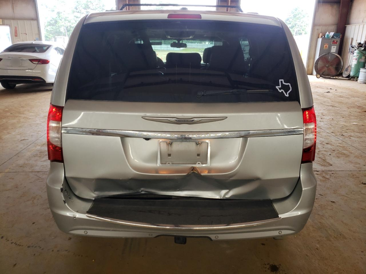 2C4RC1GGXCR105856 2012 Chrysler Town & Country Limited