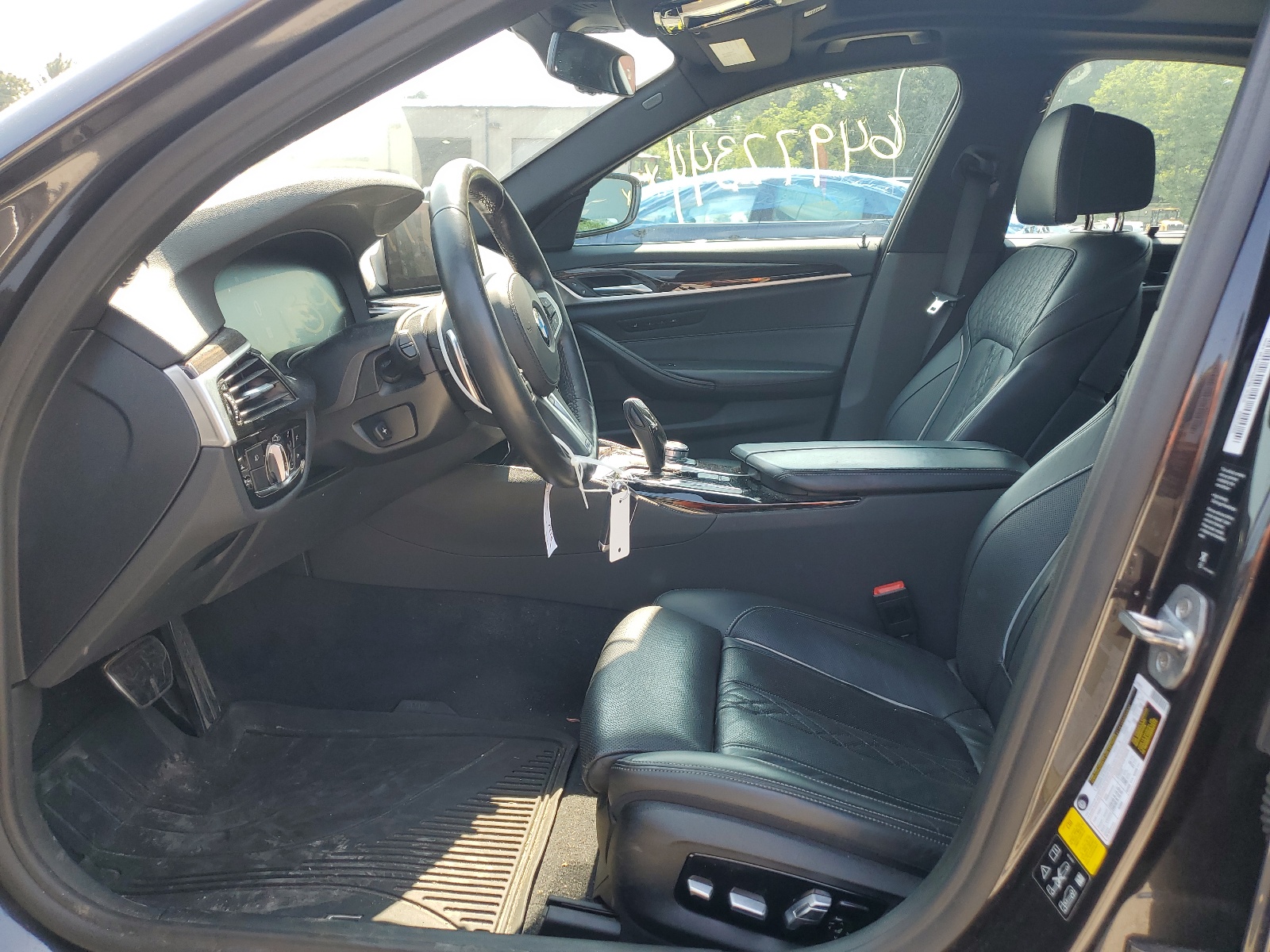 WBAJE7C55KWW10558 2019 BMW 540 Xi