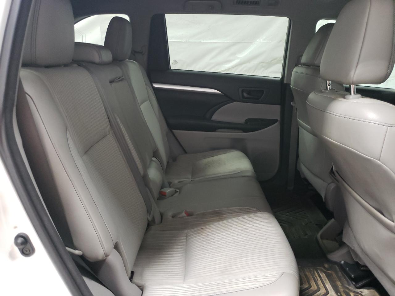 2017 Toyota Highlander Le VIN: 5TDZZRFH1HS196635 Lot: 64199294