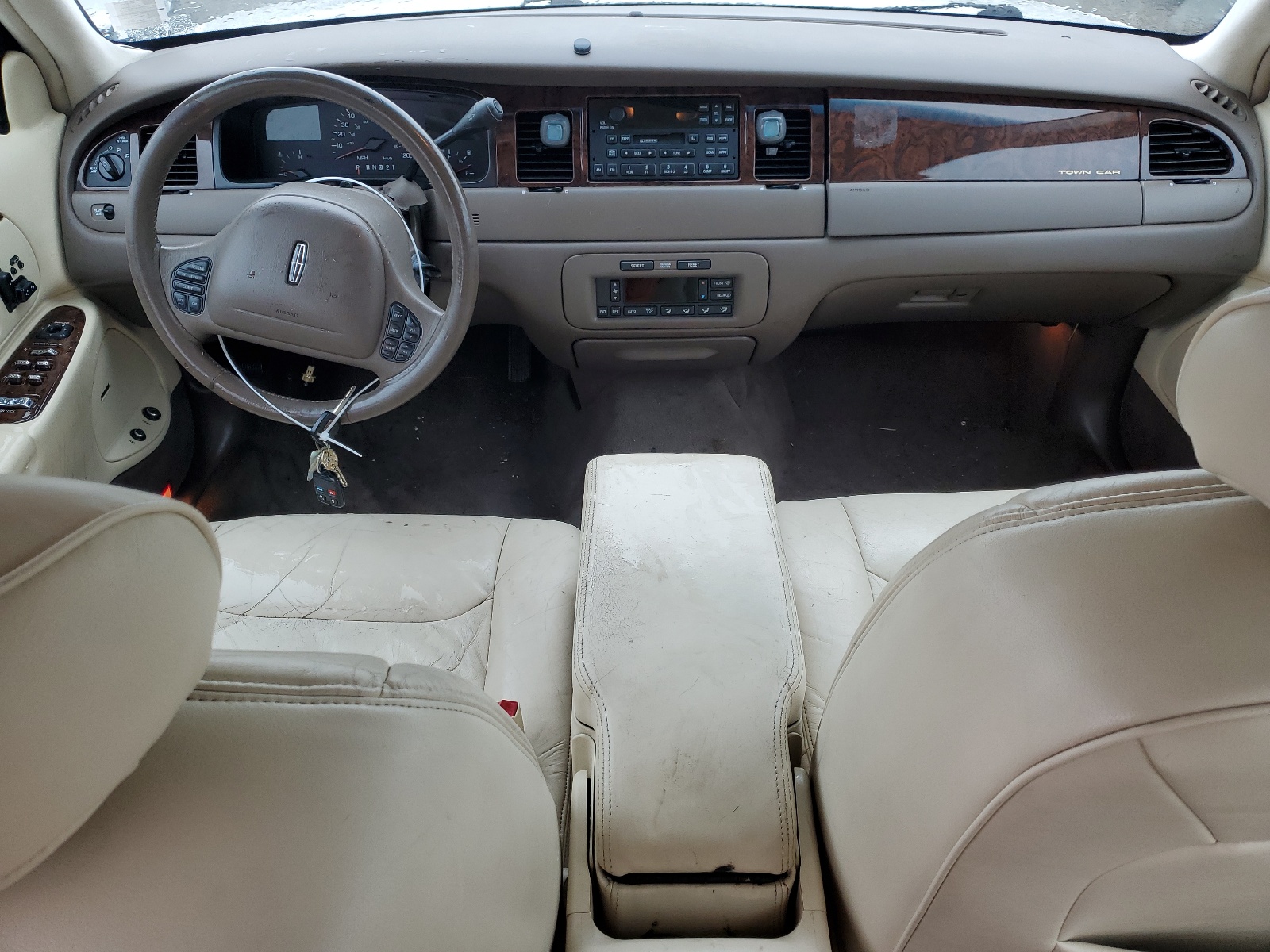 1LNFM82W7WY659875 1998 Lincoln Town Car Signature