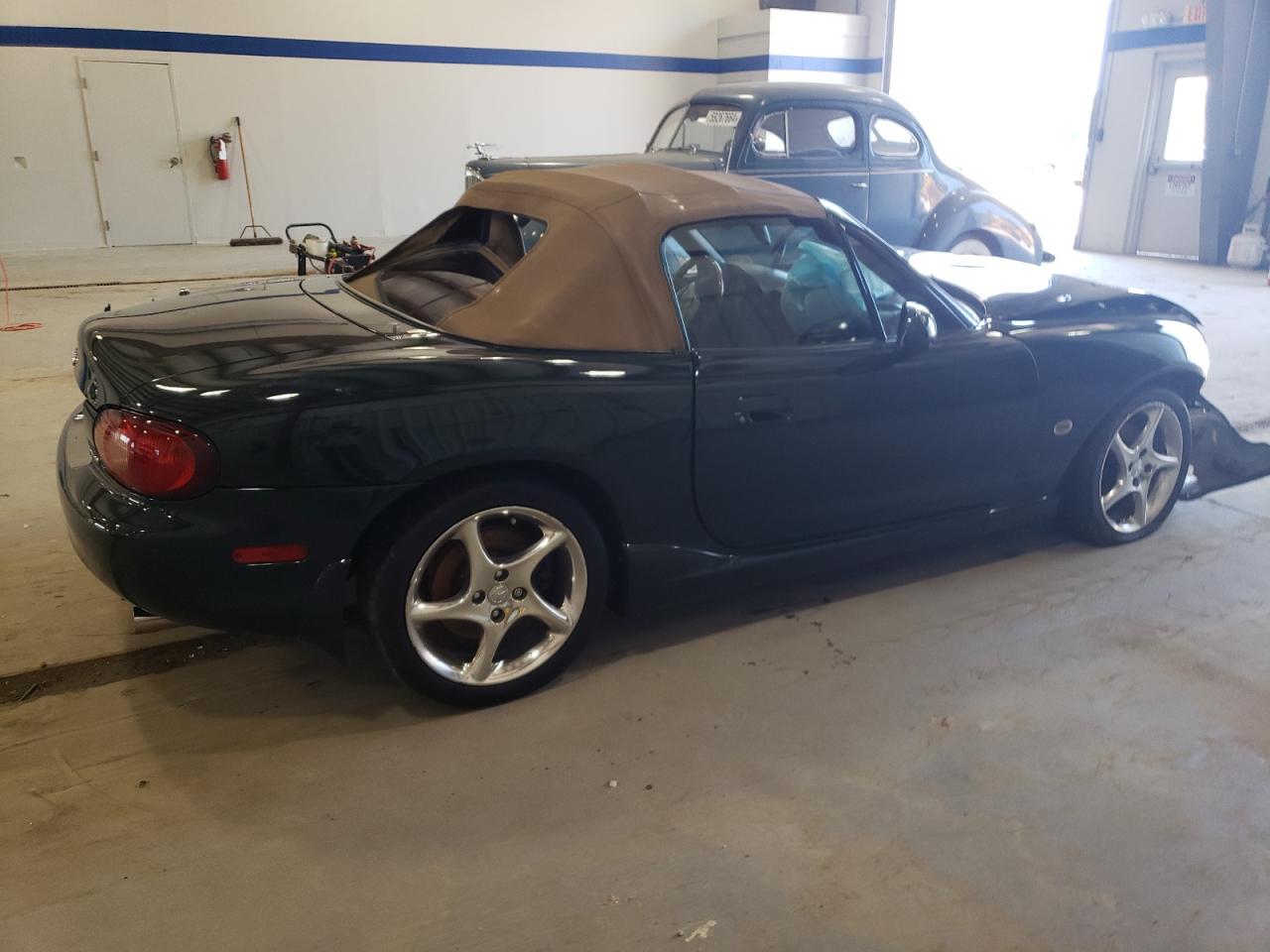 2001 Mazda Mx-5 Miata Base VIN: JM1NB353410212504 Lot: 63329524