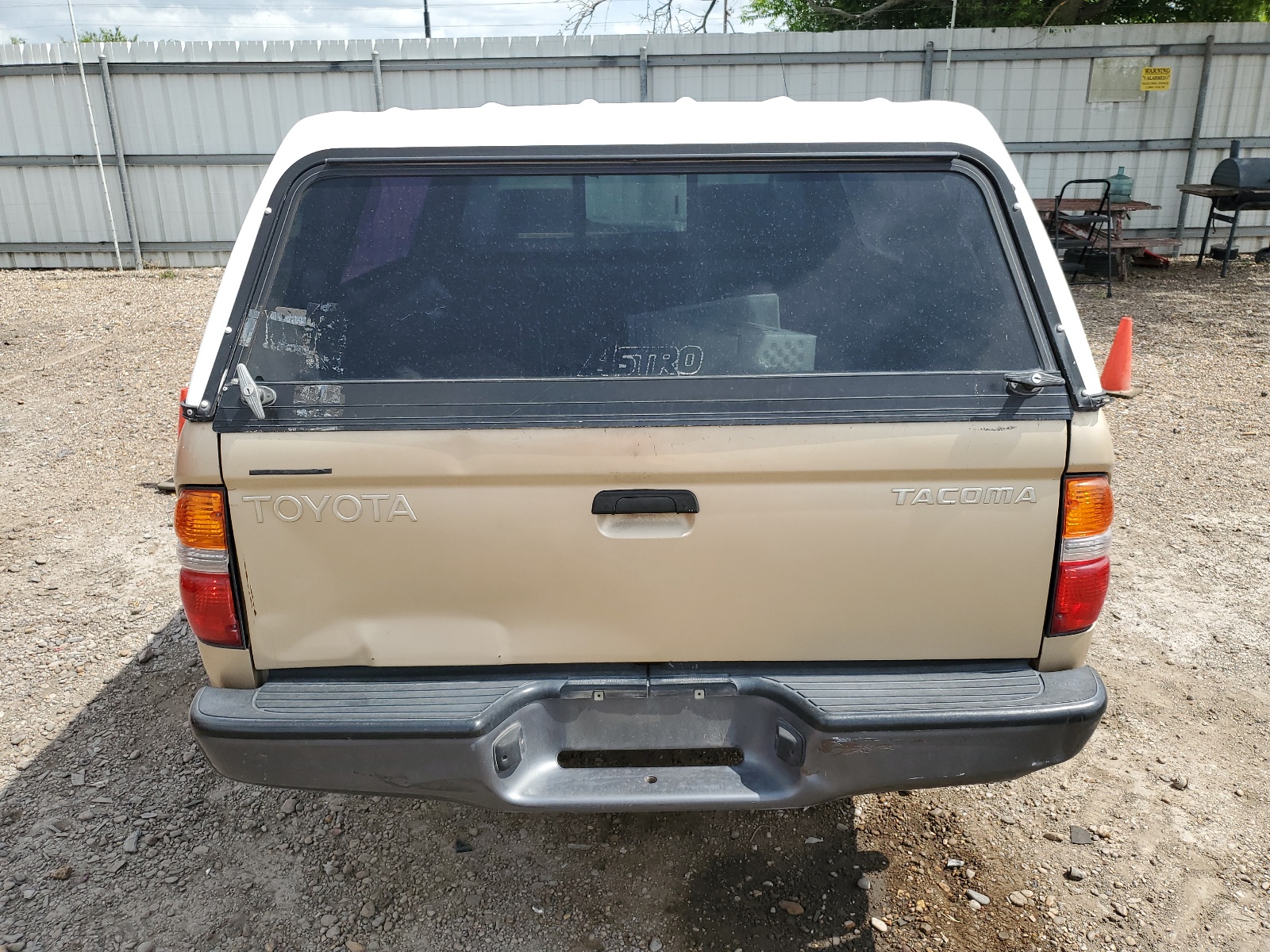 5TENL42NX1Z873088 2001 Toyota Tacoma