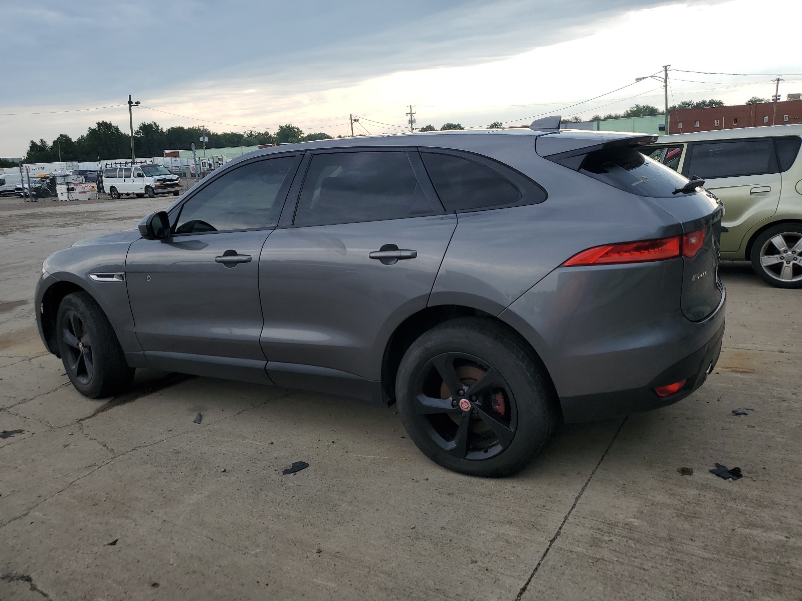 2017 Jaguar F-Pace Premium vin: SADCJ2BV8HA099563