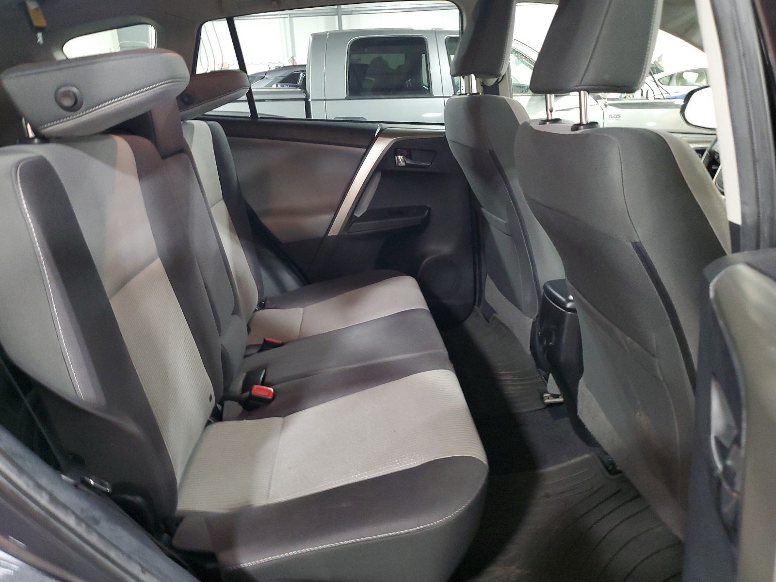 JTMRFREV7FD129403 2015 Toyota Rav4 Xle