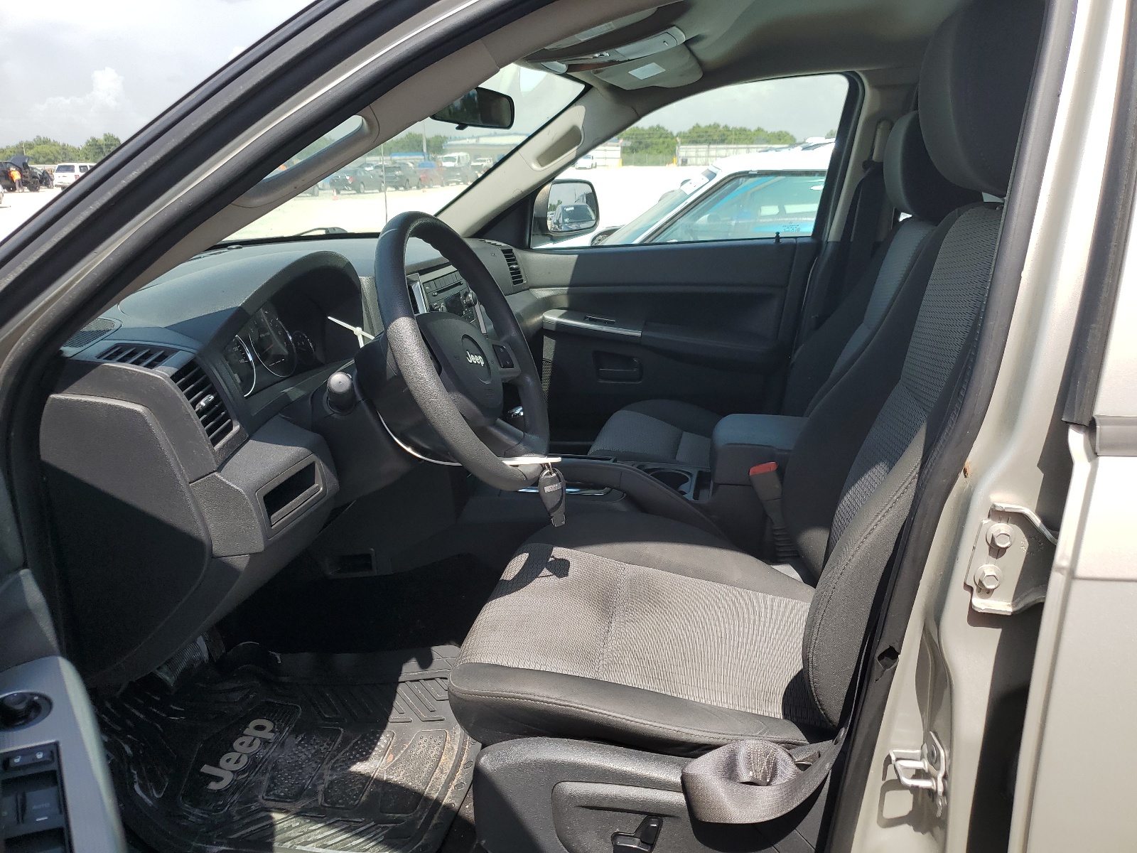 1J8GR48K18C206190 2008 Jeep Grand Cherokee Laredo