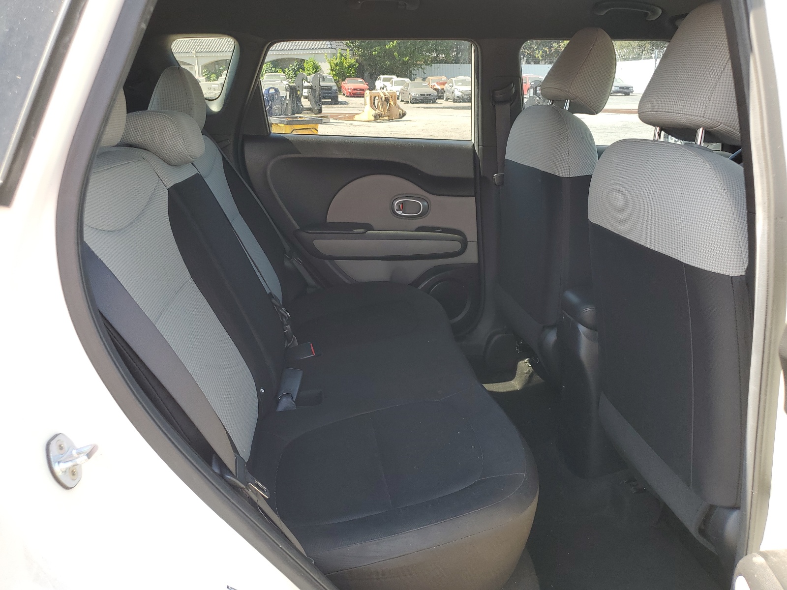 KNDJN2A29H7449455 2017 Kia Soul