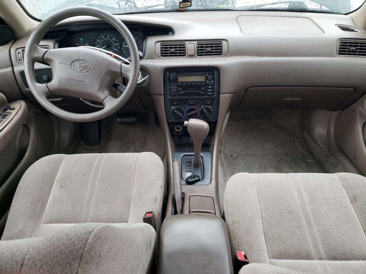 2000 Toyota Camry Le VIN: 4T1BF22K1YU952152 Lot: 63079124