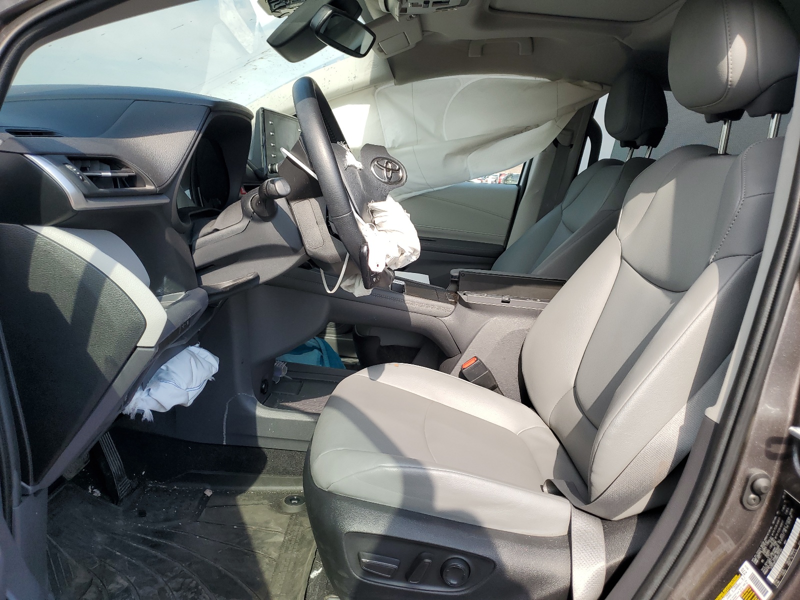 5TDYSKFC6NS070164 2022 Toyota Sienna Xle