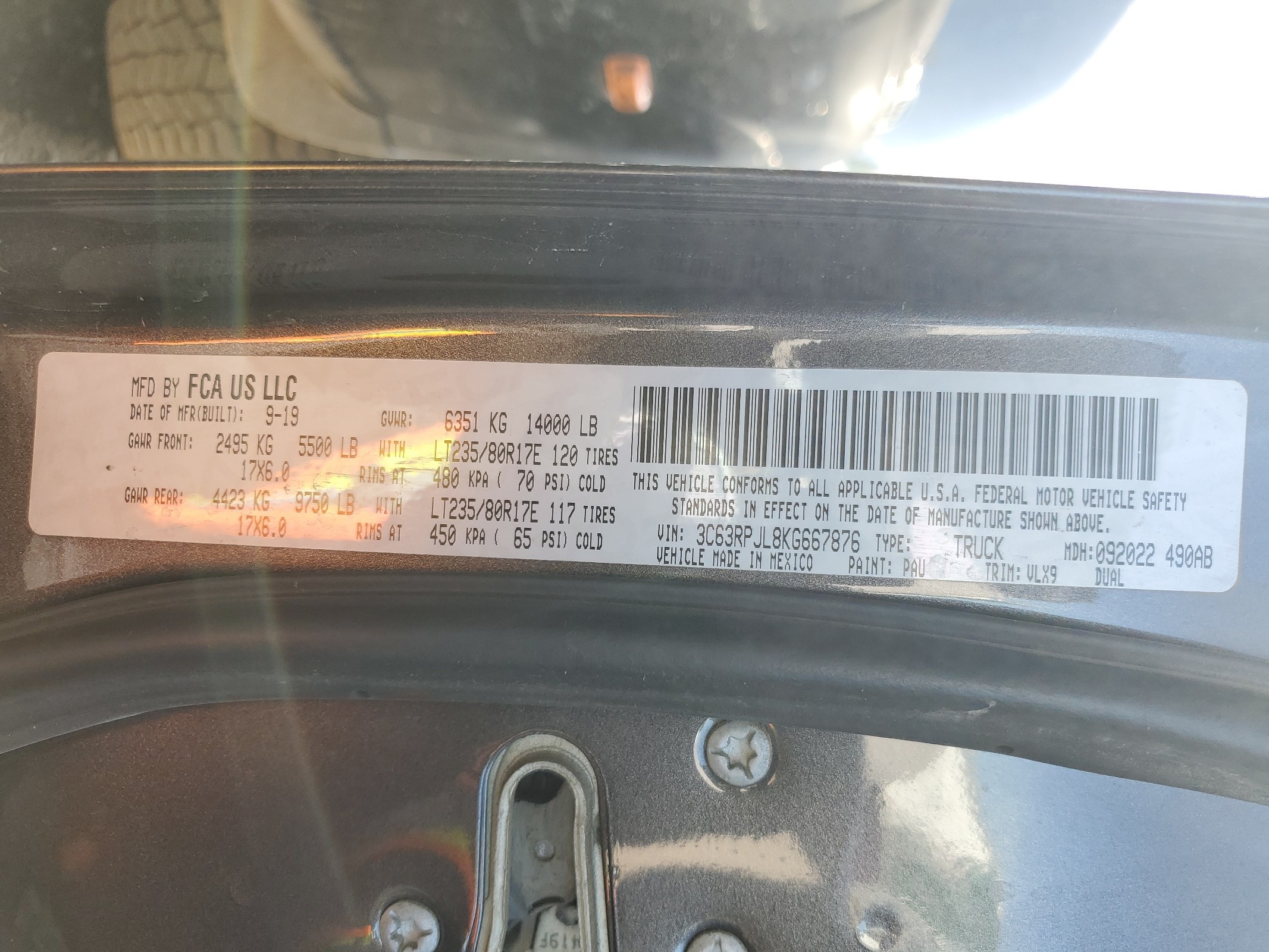 3C63RPJL8KG667876 2019 Ram 3500 Laramie