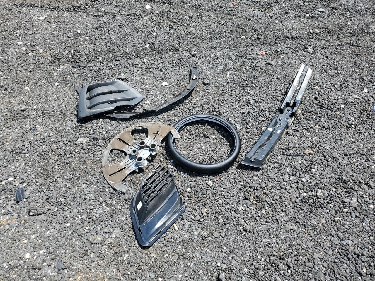 2017 Chevrolet Trax Ls VIN: KL7CJKSB4HB163834 Lot: 63208904