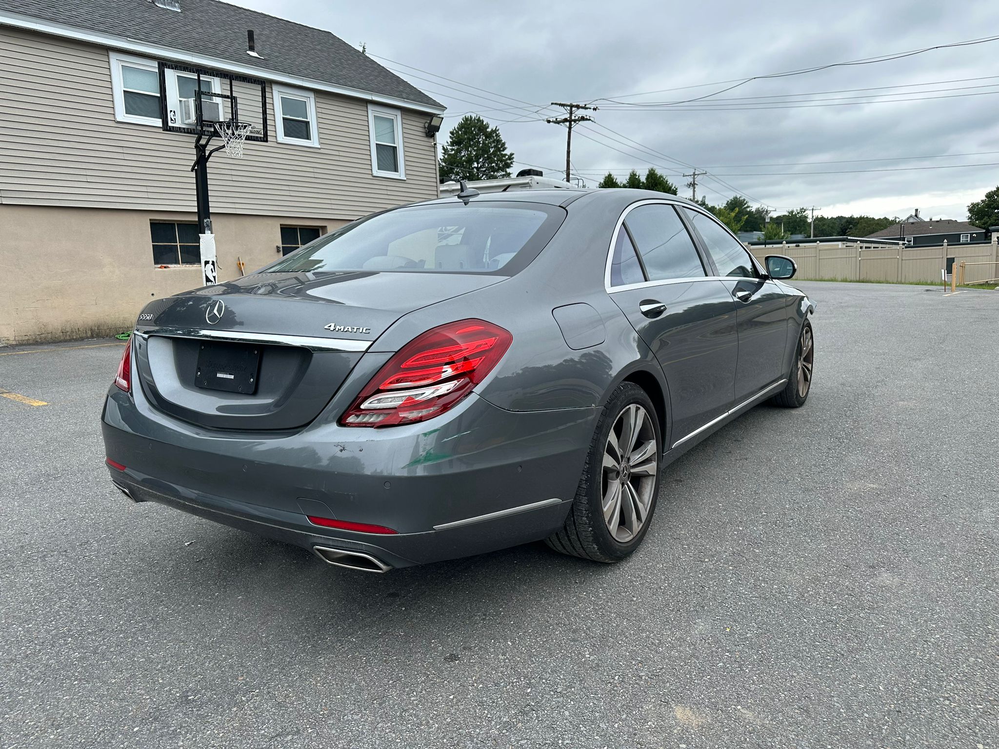 2017 Mercedes-Benz S 550 4Matic vin: WDDUG8FBXHA341258