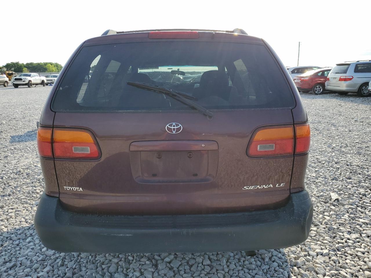 2000 Toyota Sienna Le VIN: 4T3ZF13C3YU316694 Lot: 61573004