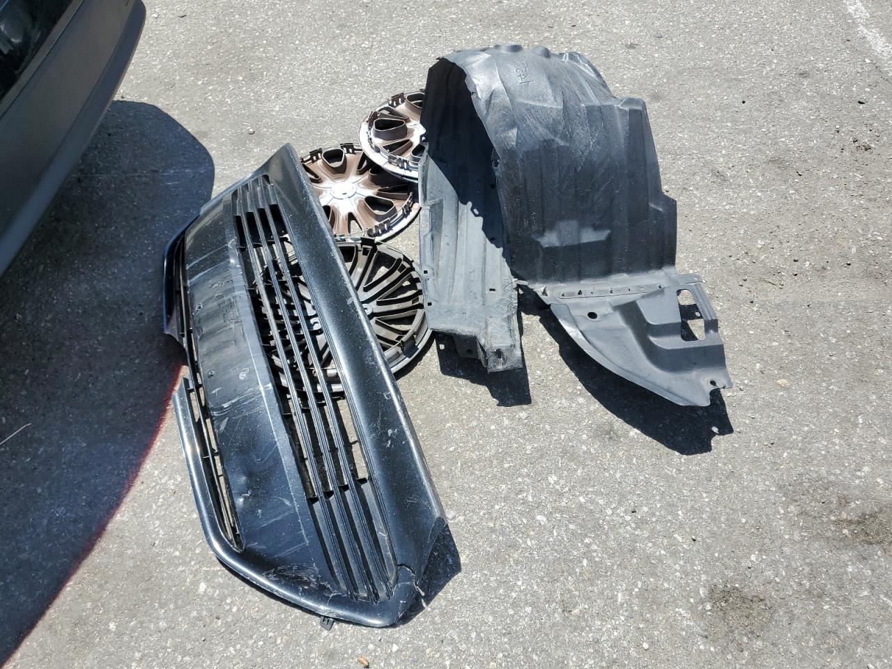 2022 Toyota Prius Prime Le VIN: JTDKAMFP1N3228077 Lot: 63142214