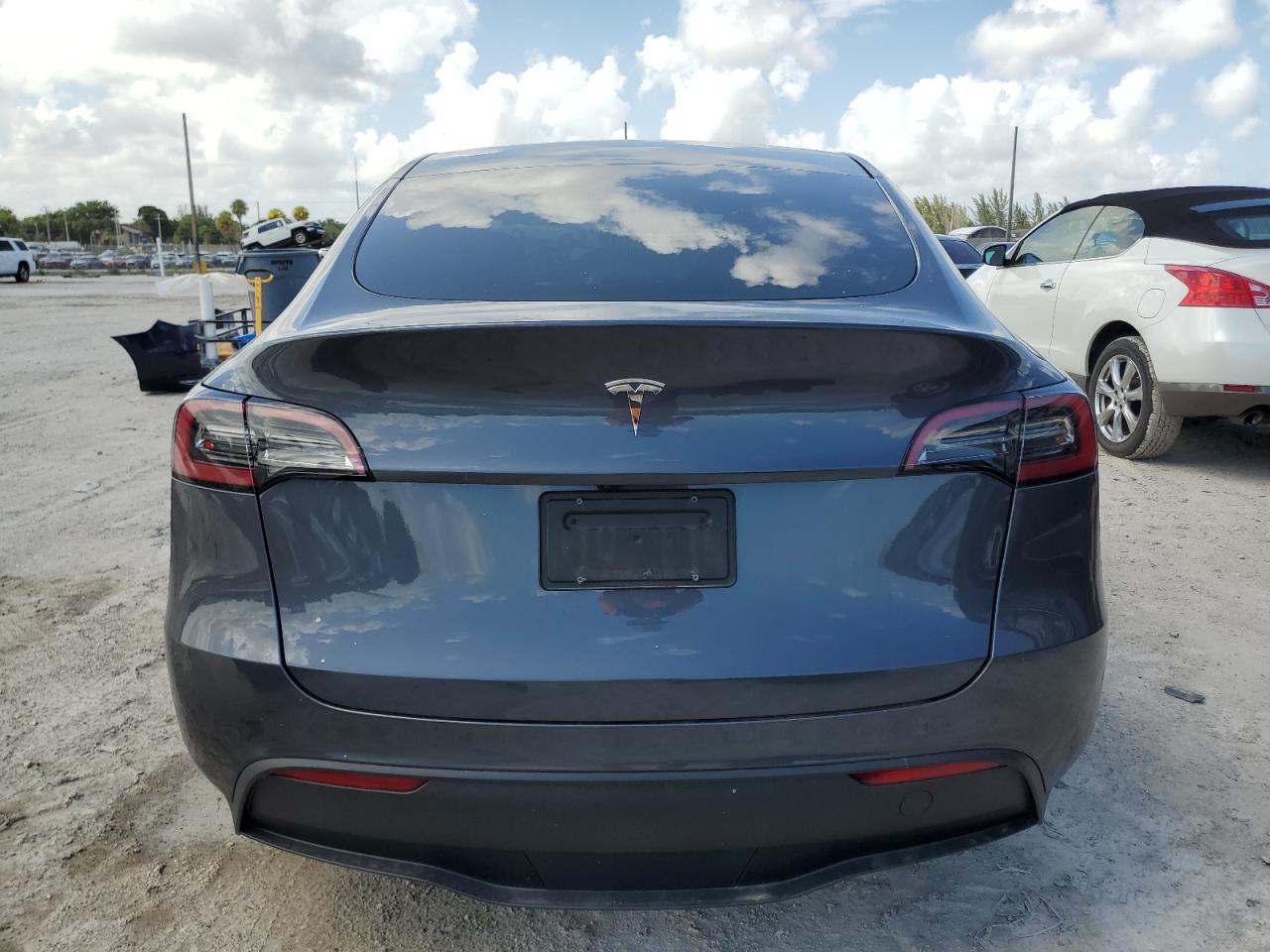 2023 Tesla Model Y VIN: 7SAYGDED3PF949123 Lot: 64149594