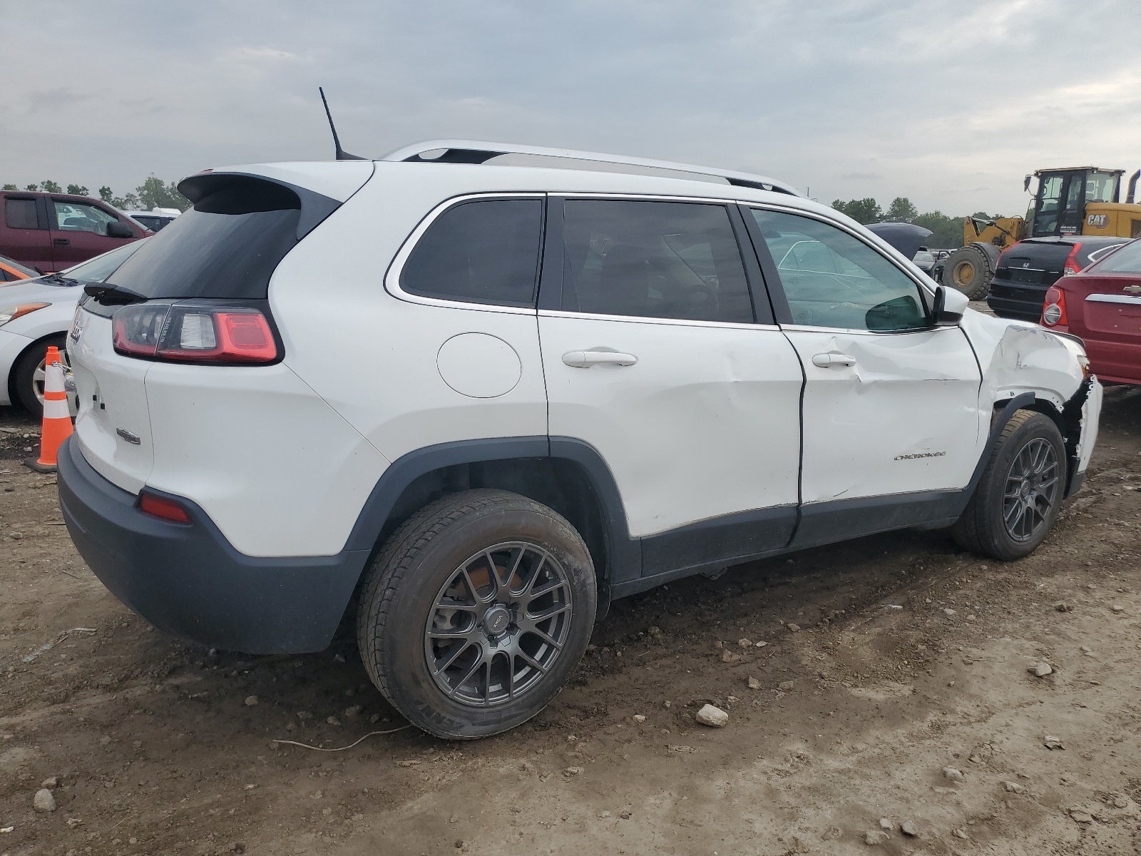 2019 Jeep Cherokee Latitude vin: 1C4PJLCB4KD262321