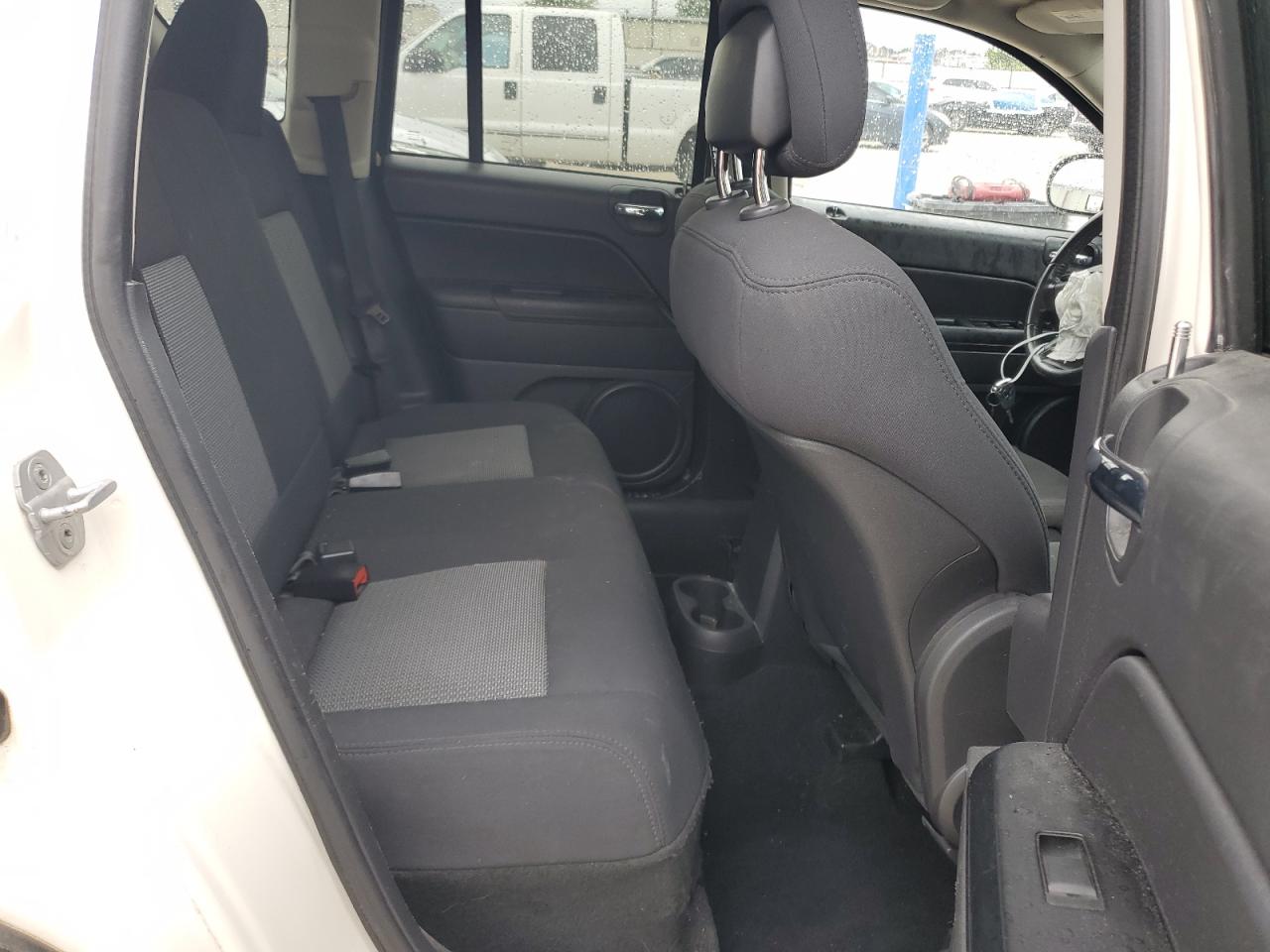 2010 Jeep Compass Sport VIN: 1J4NT1FA3AD620994 Lot: 62259814