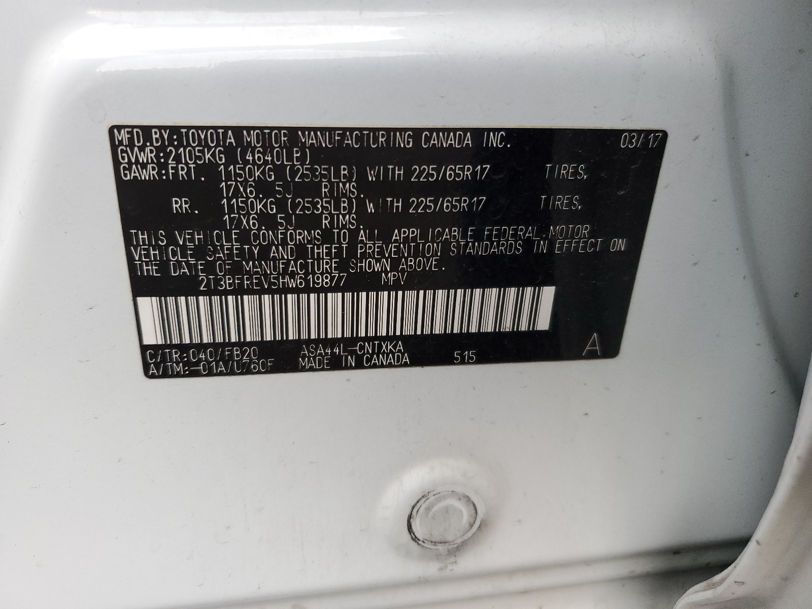 2T3BFREV5HW619877 2017 Toyota Rav4 Le