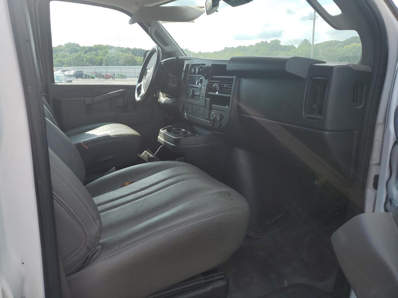 2019 Chevrolet Express G2500 VIN: 1GCWGAFG6K1352416 Lot: 63043274