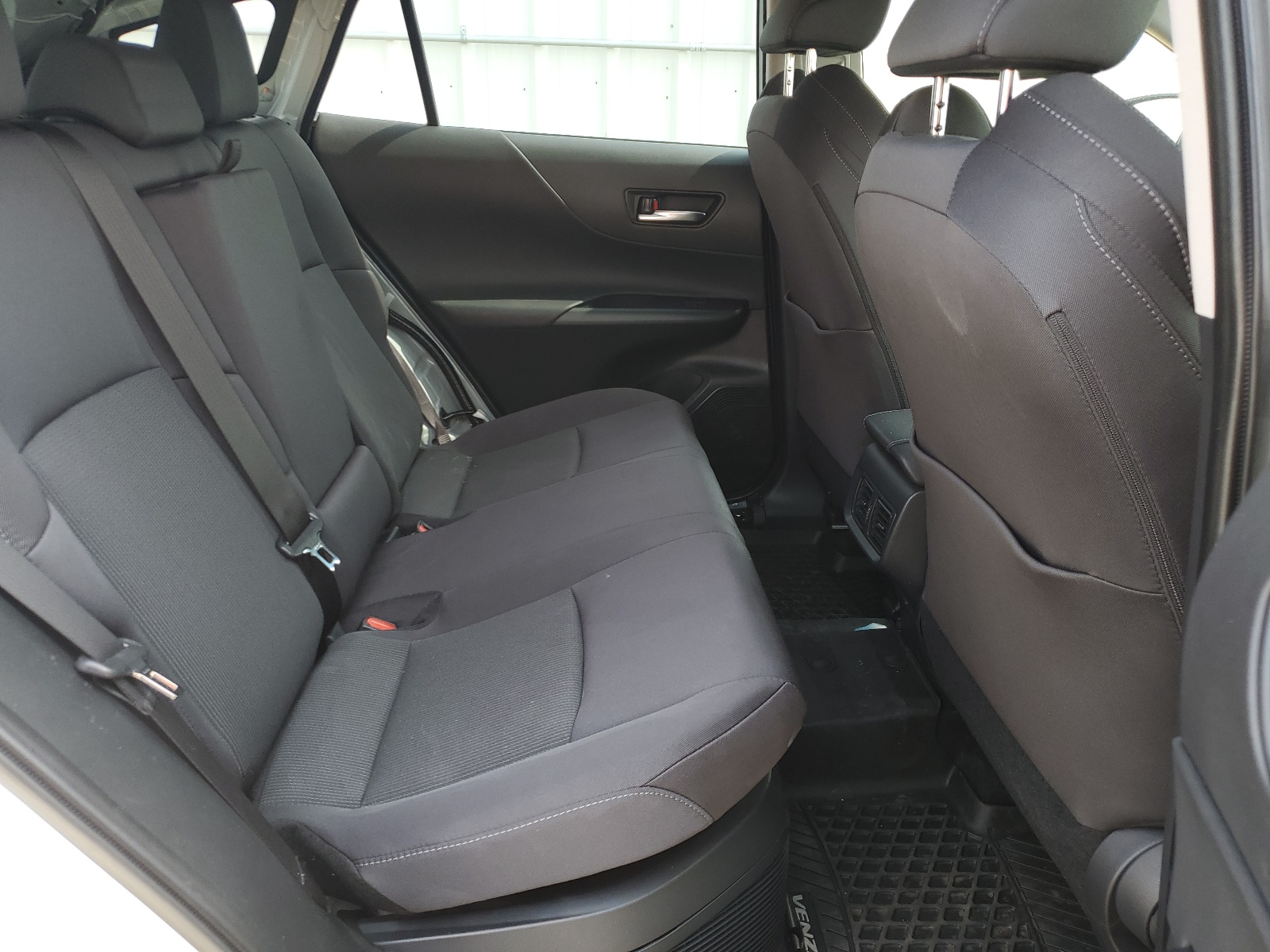 JTEAAAAH7NJ115882 2022 Toyota Venza Le