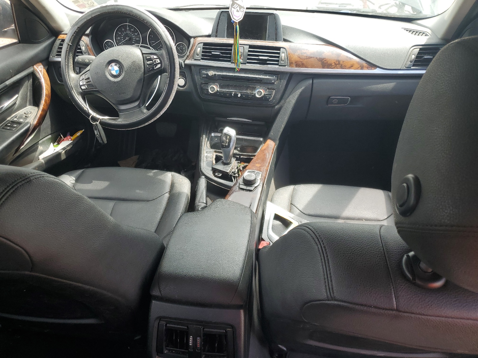 2013 BMW 320 I vin: WBA3B1C51DK130123