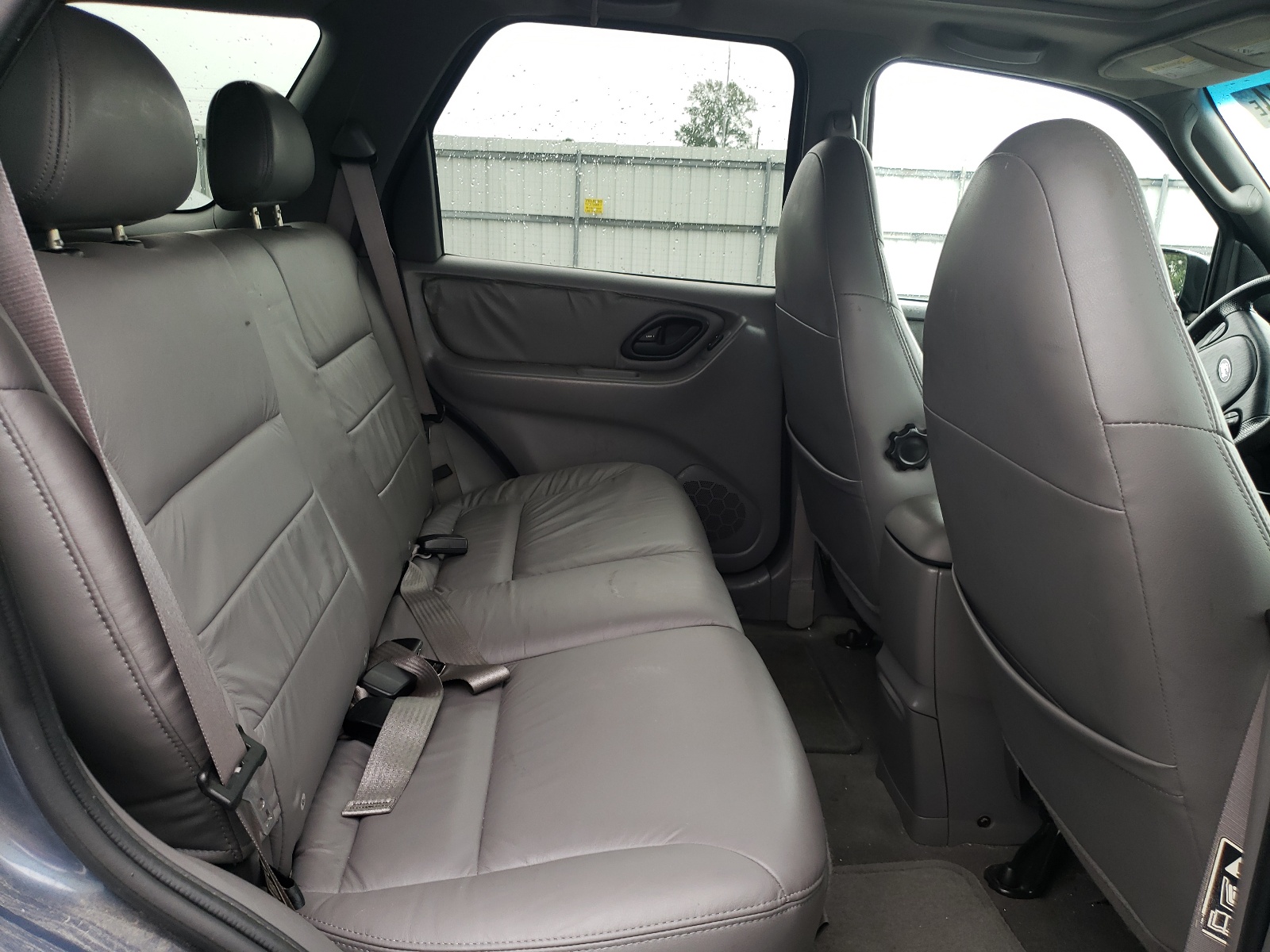 1FMYU04121KE76326 2001 Ford Escape Xlt