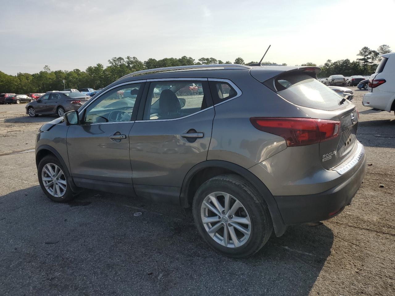 JN1BJ1CR9JW204562 2018 NISSAN ROGUE - Image 2