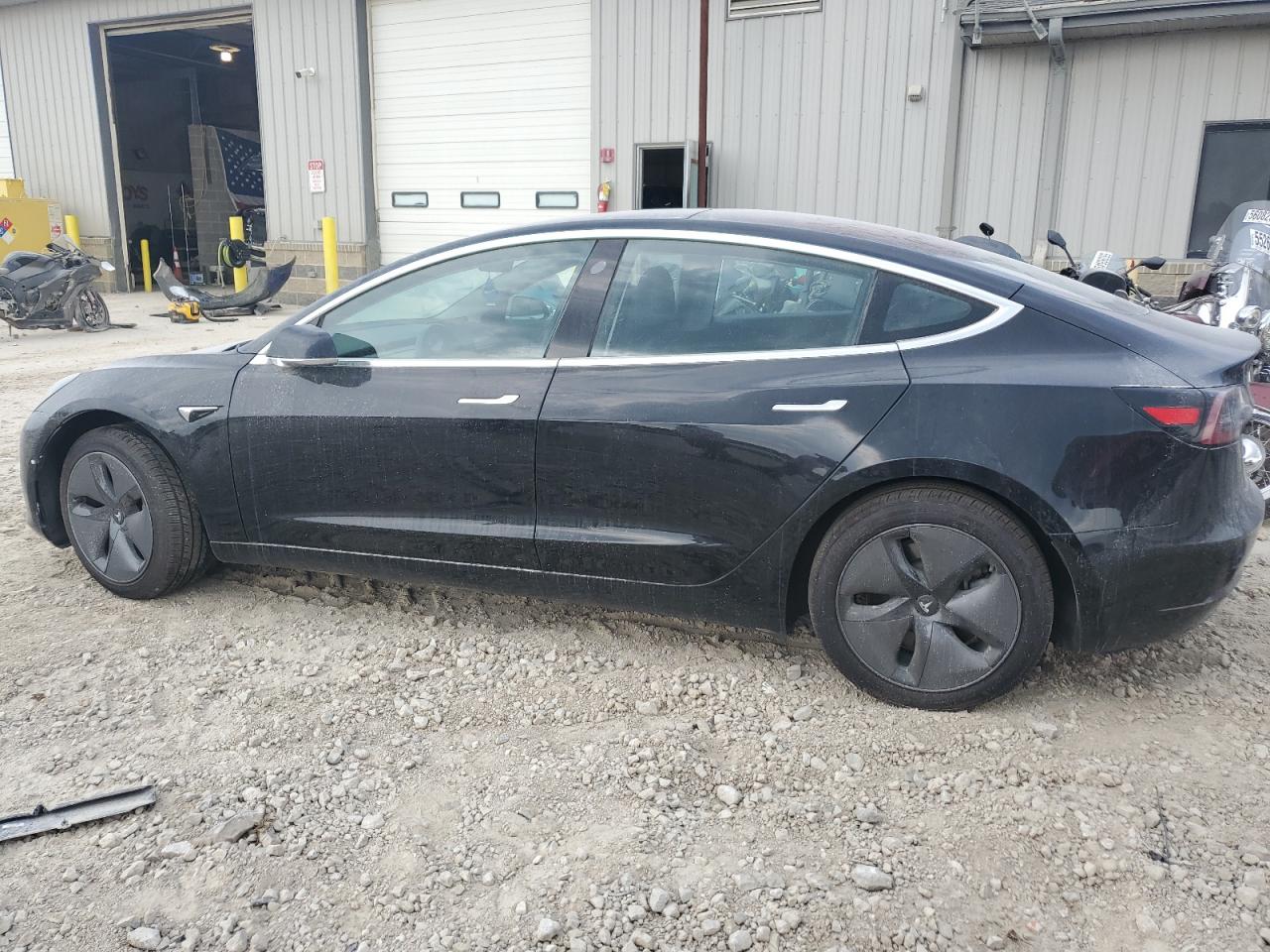 5YJ3E1EA0JF018572 2018 TESLA MODEL 3 - Image 2